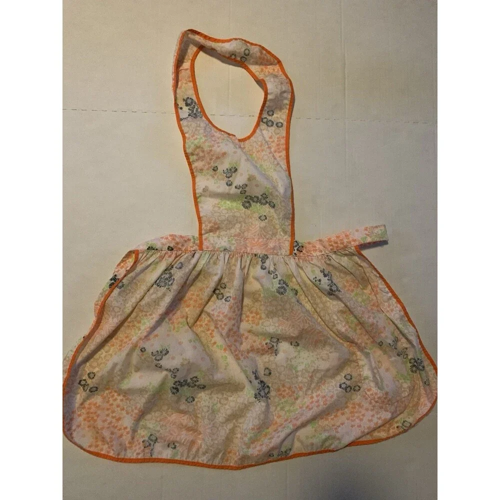 Vintage Handmade  Flowered  with pocket Farm House  Full Kitchen Grandma Apron